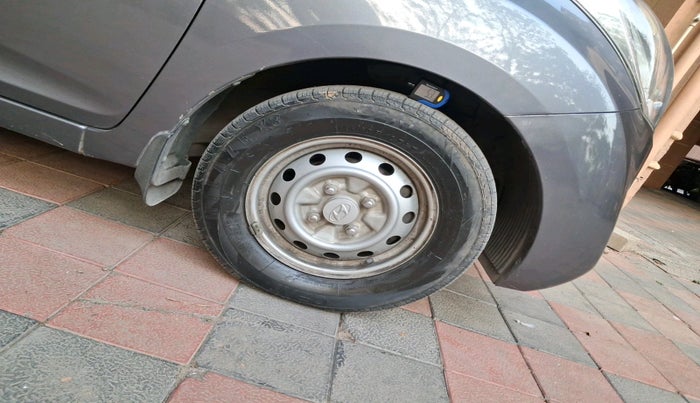 2015 Hyundai Eon ERA +, Petrol, Manual, 58,057 km, tyre