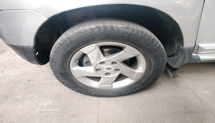 2013 Renault Duster 110 PS RXZ DIESEL, Diesel, Manual, 2,24,050 km, tyre