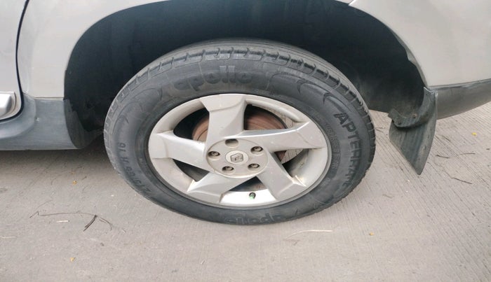 2013 Renault Duster 110 PS RXZ DIESEL, Diesel, Manual, 2,24,050 km, tyre