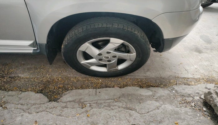 2013 Renault Duster 110 PS RXZ DIESEL, Diesel, Manual, 2,24,050 km, tyre