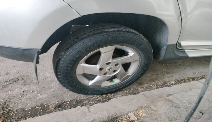 2013 Renault Duster 110 PS RXZ DIESEL, Diesel, Manual, 2,24,050 km, tyre