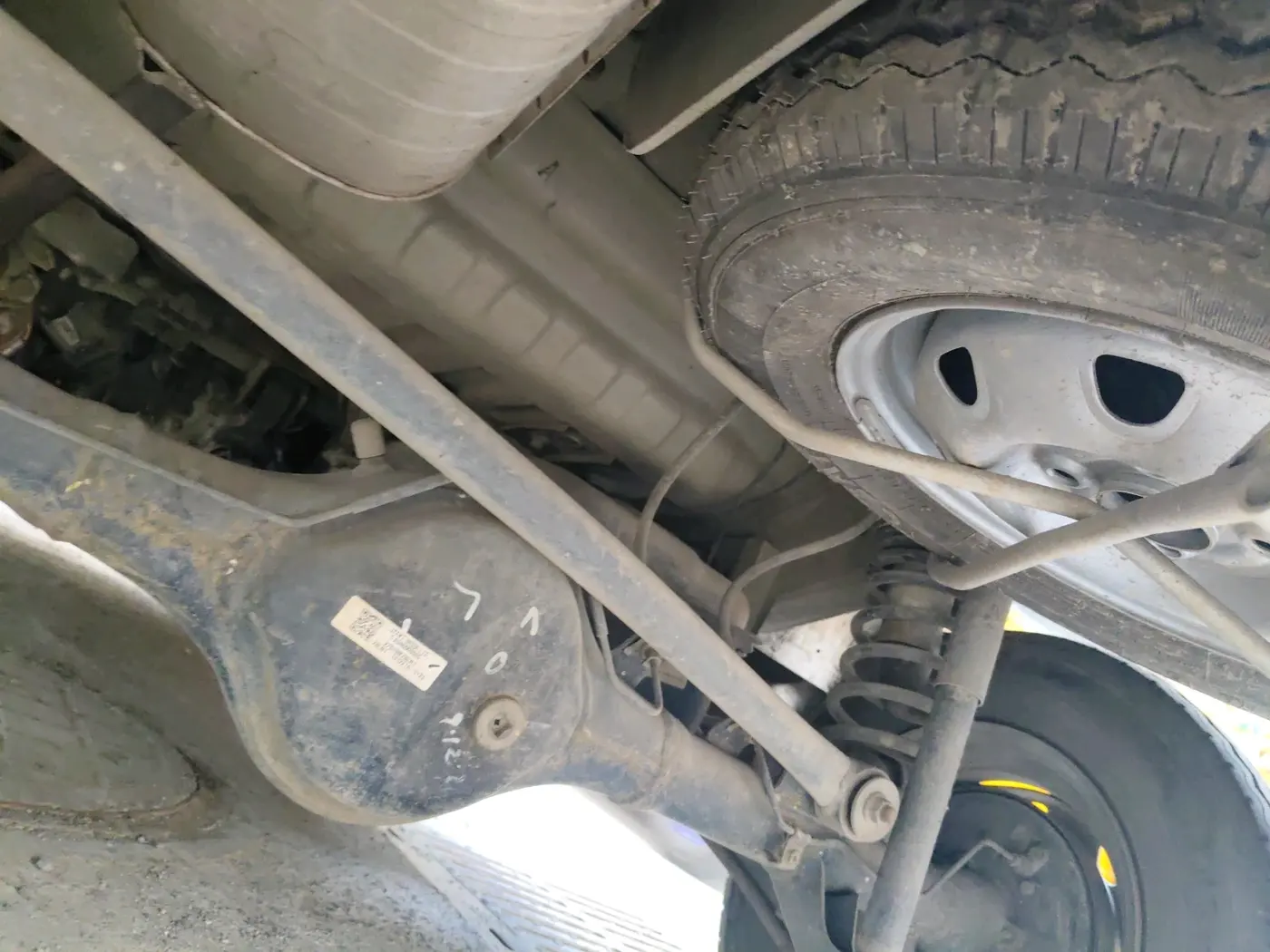2021 Maruti Eeco 5 STR AC (O), Petrol, Manual, 15,516 km, tyre