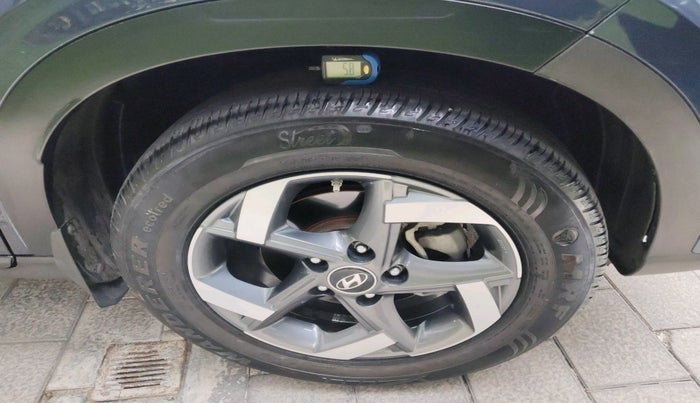 2020 Hyundai VENUE SX PLUS 1.0 TURBO DCT, Petrol, Automatic, 66,874 km, tyre