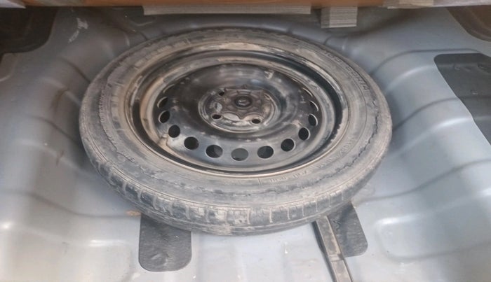 2016 Hyundai Xcent S 1.2, Petrol, Manual, 95,870 km, tyre