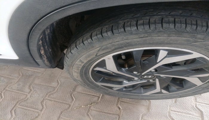 2022 Hyundai Creta SX (O) AT 1.5 DIESEL, Diesel, Automatic, 1,16,546 km, tyre