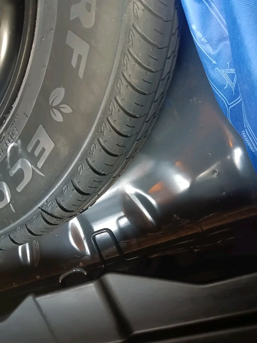 2025 Maruti Dzire VXi, Petrol, Manual, 2,858 km, tyre