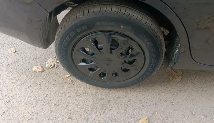 2025 Maruti Dzire VXi, Petrol, Manual, 2,858 km, tyre
