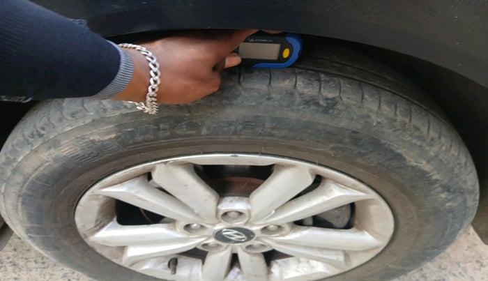 2017 Hyundai Creta SX 1.6 DIESEL, Diesel, Manual, 1,40,887 km, tyre