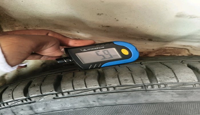 2016 Fiat Grand Punto Active Multijet 1.3, Diesel, Manual, 1,14,794 km, tyre