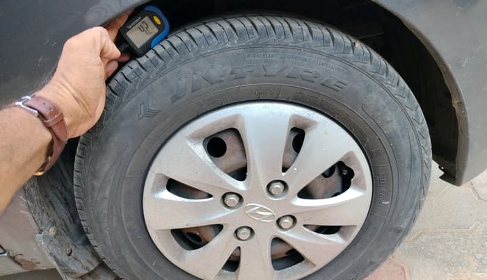 2012 Hyundai i10 MAGNA 1.1, CNG, Manual, 84,822 km, tyre