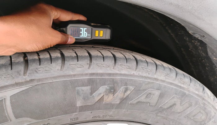 2024 Mahindra XUV700 AX 5 D MT 5 STR, Diesel, Manual, 40,342 km, tyre