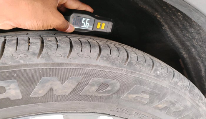 2024 Mahindra XUV700 AX 5 D MT 5 STR, Diesel, Manual, 40,342 km, tyre