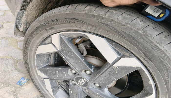 2021 Hyundai ALCAZAR PLATINUM(O) 7STR 1.5 AT, Diesel, Automatic, 1,13,680 km, tyre