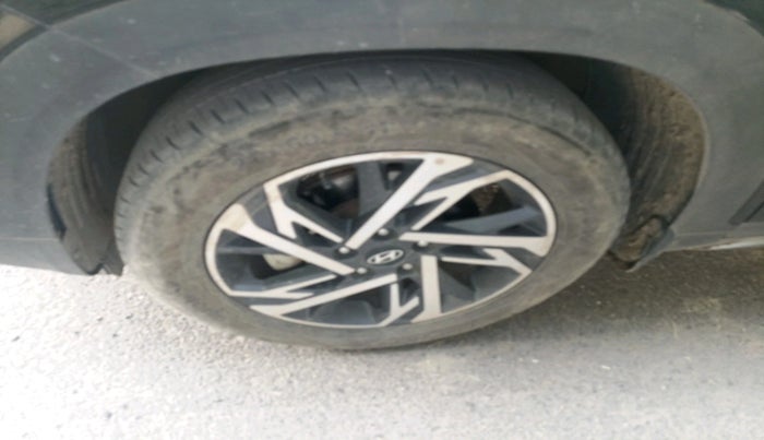 2024 Hyundai Creta SX (O) 1.5 PETROL, Petrol, Manual, 23,763 km, tyre