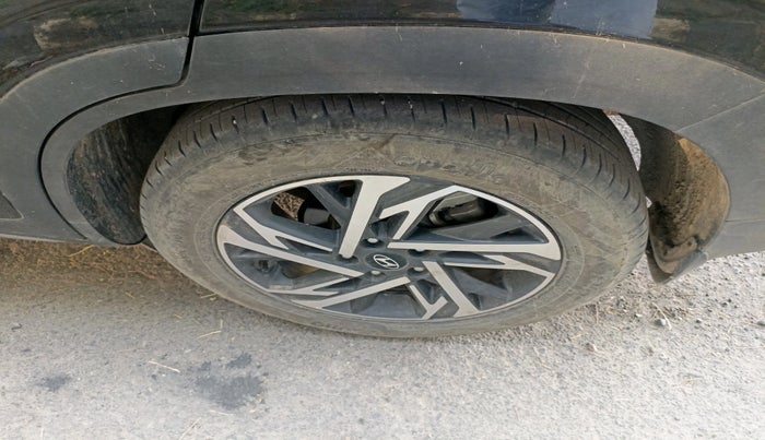 2024 Hyundai Creta SX (O) 1.5 PETROL, Petrol, Manual, 23,763 km, tyre