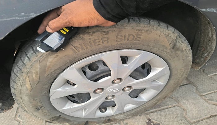 2015 Hyundai Grand i10 SPORTZ 1.2 KAPPA VTVT, Petrol, Manual, 1,06,191 km, tyre