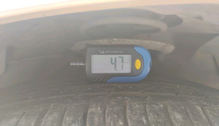 2010 Maruti SX4 ZXI, Petrol, Manual, 1,11,440 km, tyre