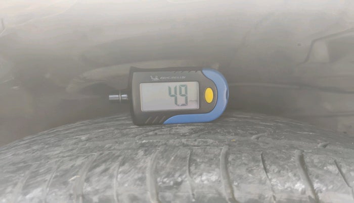 2010 Maruti SX4 ZXI, Petrol, Manual, 1,11,440 km, tyre