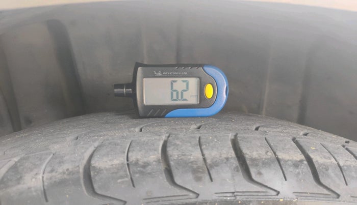 2010 Maruti SX4 ZXI, Petrol, Manual, 1,11,440 km, tyre