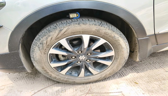 2022 Maruti S Cross ALPHA AT1.5, Petrol, Automatic, 16,817 km, tyre