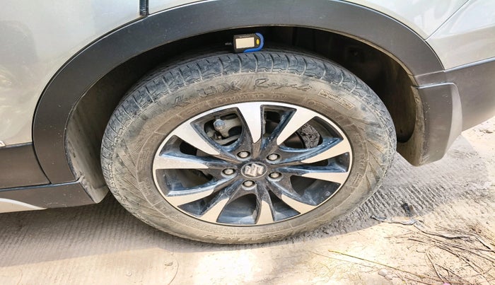 2022 Maruti S Cross ALPHA AT1.5, Petrol, Automatic, 16,817 km, tyre