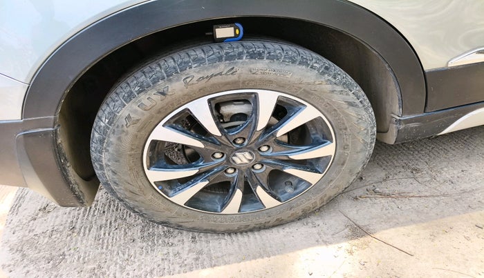 2022 Maruti S Cross ALPHA AT1.5, Petrol, Automatic, 16,817 km, tyre