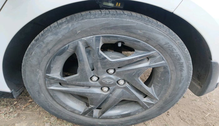 2022 Hyundai NEW I20 SPORTZ 1.5 MT, Diesel, Manual, 39,898 km, tyre