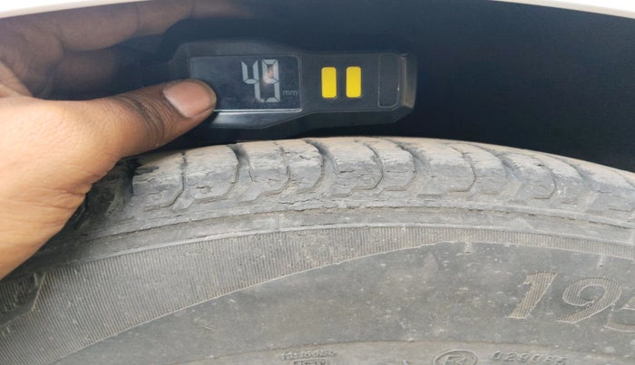 2022 Hyundai NEW I20 SPORTZ 1.5 MT, Diesel, Manual, 39,898 km, tyre