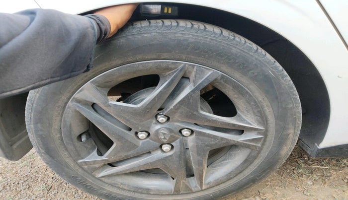 2022 Hyundai NEW I20 SPORTZ 1.5 MT, Diesel, Manual, 39,898 km, tyre