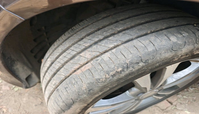 2014 Mercedes Benz E Class E 250 CDI AVANTGARDE, Diesel, Automatic, 82,989 km, tyre