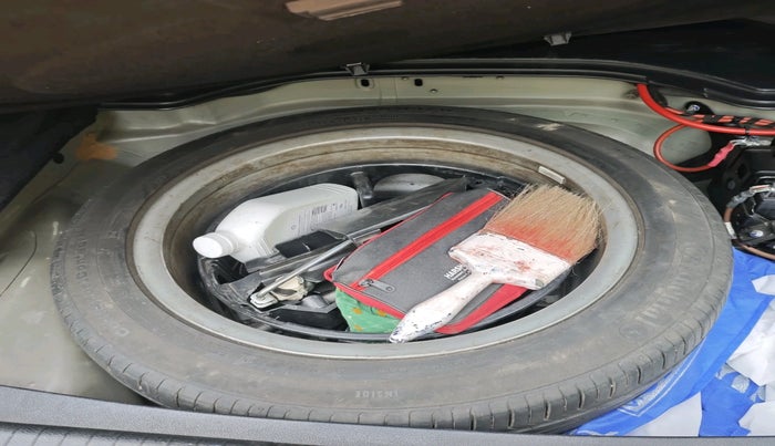 2014 Mercedes Benz E Class E 250 CDI AVANTGARDE, Diesel, Automatic, 82,989 km, tyre