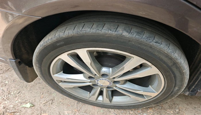 2014 Mercedes Benz E Class E 250 CDI AVANTGARDE, Diesel, Automatic, 82,989 km, tyre