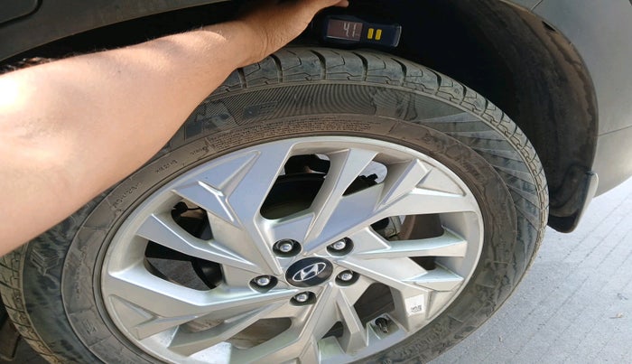 2021 Hyundai Creta SX EXECUTIVE 1.5 PETROL, Petrol, Manual, 39,556 km, tyre