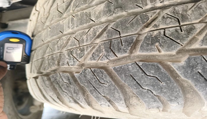 2015 Toyota Fortuner 3.0 4X2 AT, Diesel, Automatic, 96,380 km, tyre