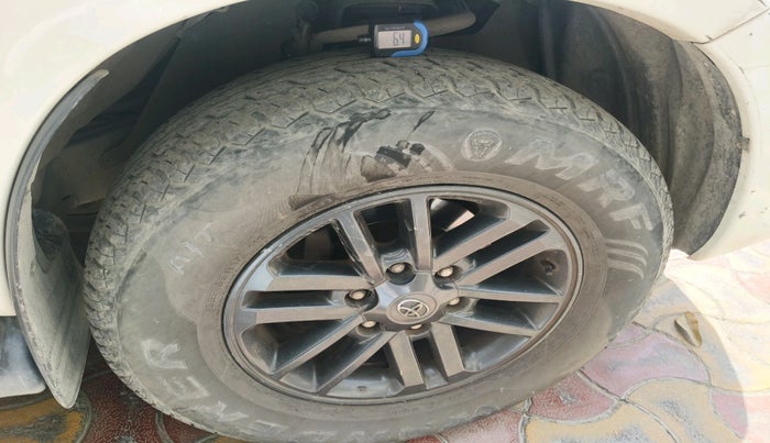 2015 Toyota Fortuner 3.0 4X2 AT, Diesel, Automatic, 96,380 km, tyre