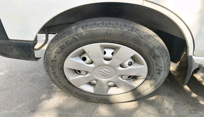 2024 Maruti Eeco 5 STR AC CNG, CNG, Manual, 25,780 km, tyre