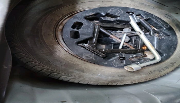 2011 Hyundai i10 MAGNA 1.2, Petrol, Manual, 58,121 km, tyre