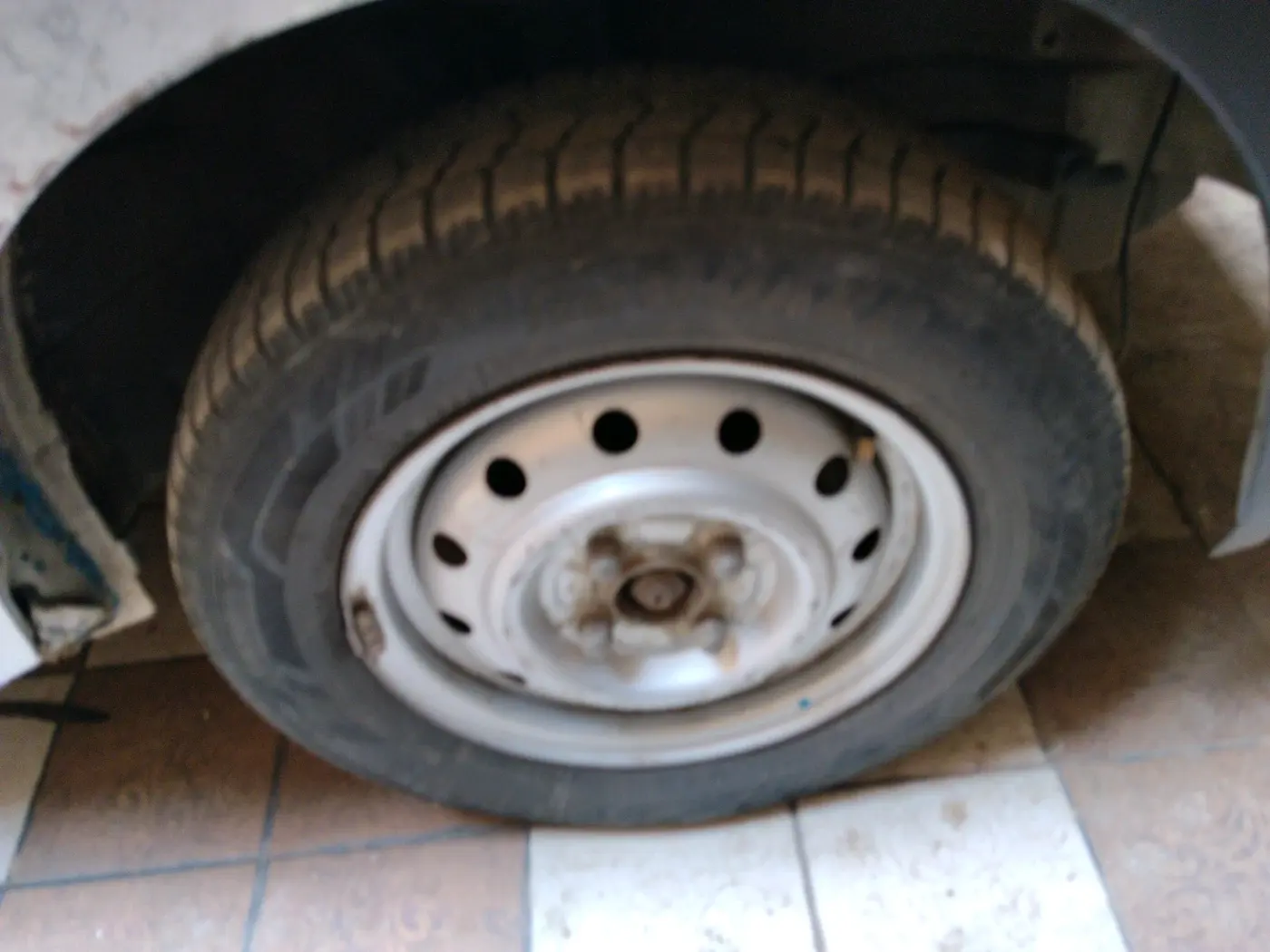2015 Maruti Wagon R 1.0 LXI CNG, CNG, Manual, 69,450 km, tyre