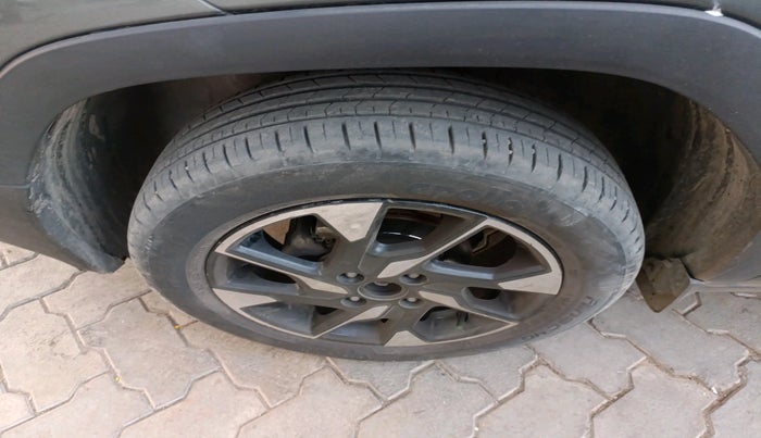 2023 Tata PUNCH CREATIVE  MT, Petrol, Manual, 79,396 km, tyre