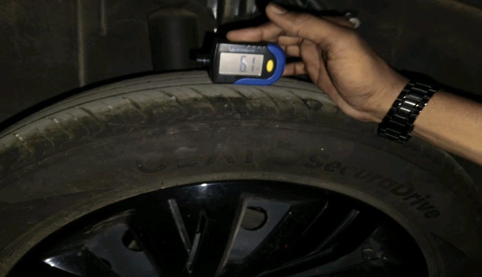 2024 Renault Kiger RXT AMT, Petrol, Automatic, 5,534 km, tyre