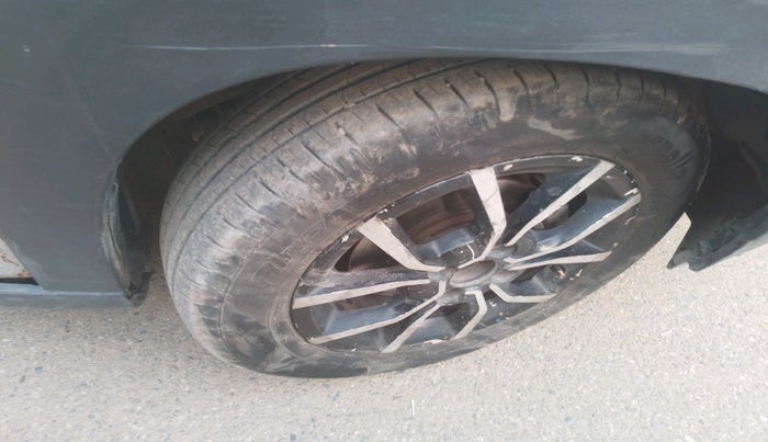 2018 Mahindra KUV 100 NXT K8 P 6 STR, CNG, Manual, 95,644 km, tyre