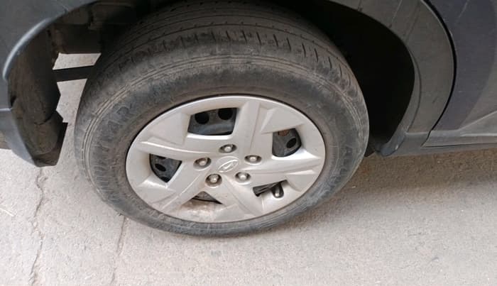 2020 Hyundai VENUE S 1.2, Petrol, Manual, 39,675 km, tyre