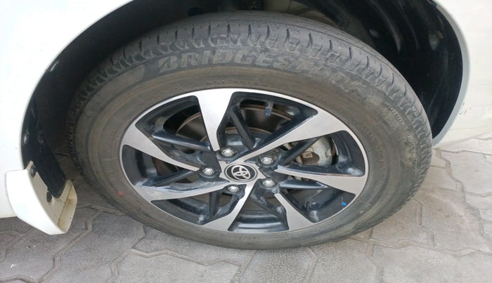 2024 Toyota RUMION V AT , Petrol, Automatic, 19,062 km, tyre