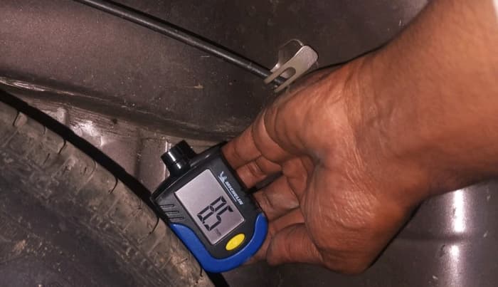 2017 Tata Tiago XZ PETROL, Petrol, Manual, 83,063 km, tyre