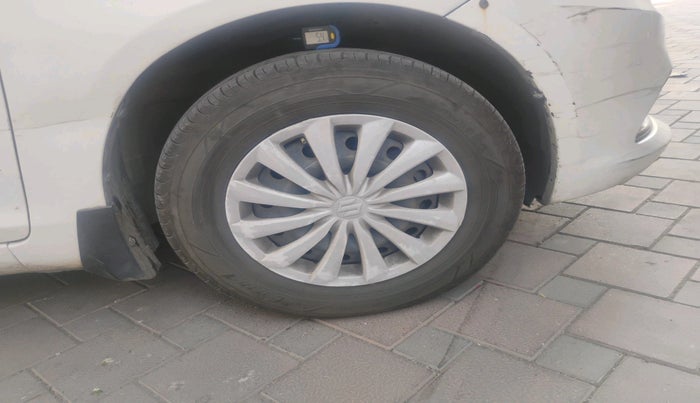 2016 Maruti Swift Dzire VXI, Petrol, Manual, 1,10,546 km, tyre