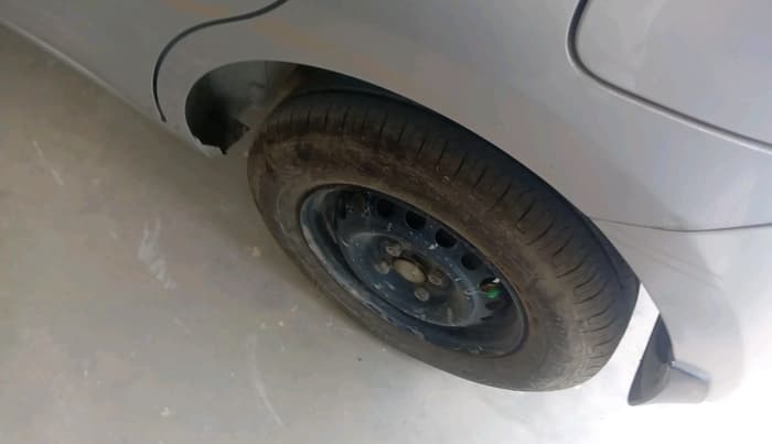 2013 Nissan Micra Active XV, Petrol, Manual, 28,112 km, tyre