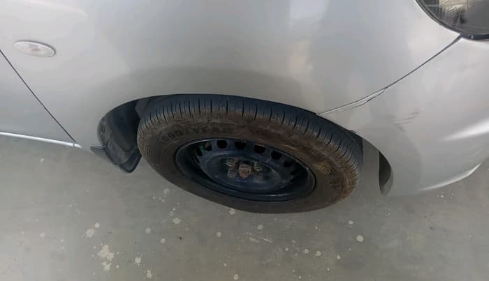 2013 Nissan Micra Active XV, Petrol, Manual, 28,112 km, tyre