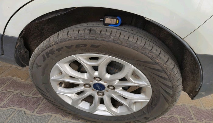 2016 Ford Ecosport TITANIUM 1.5L DIESEL, Diesel, Manual, 1,70,502 km, tyre