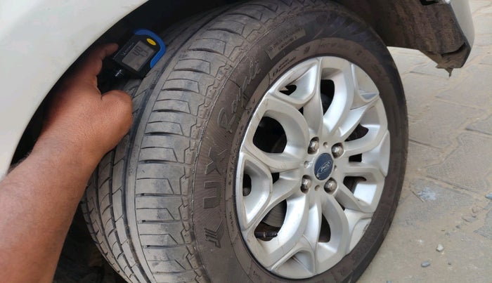 2016 Ford Ecosport TITANIUM 1.5L DIESEL, Diesel, Manual, 1,70,502 km, tyre