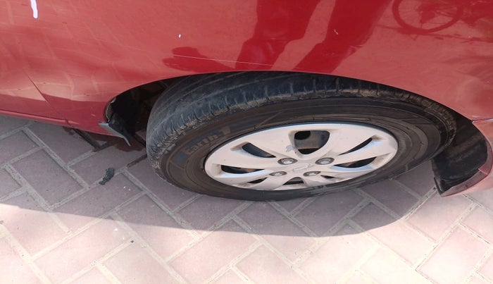 2011 Hyundai i10 MAGNA 1.2, Petrol, Manual, 1,34,282 km, tyre